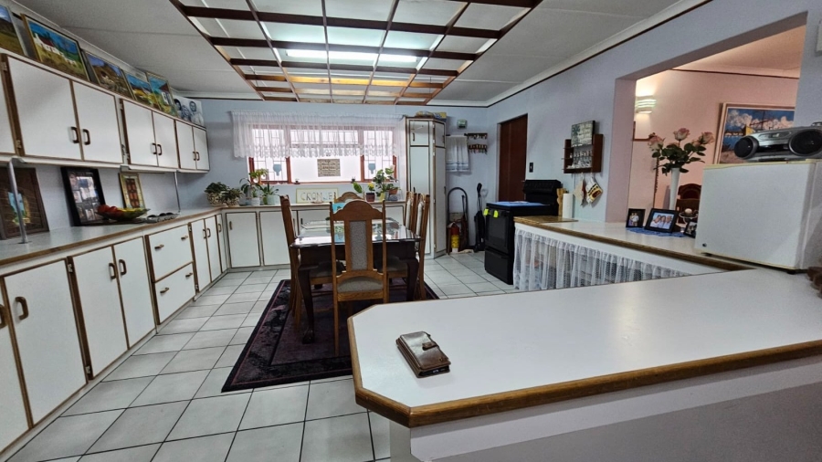 5 Bedroom Property for Sale in Mossel Bay Ext 15 Western Cape